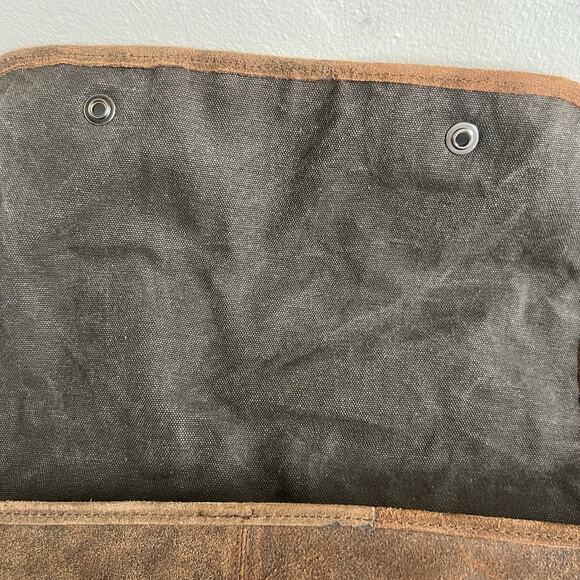 Wilson’s Leather Genuine Leather Messenger Back Large Brown Snap Button - Picture 11 of 13